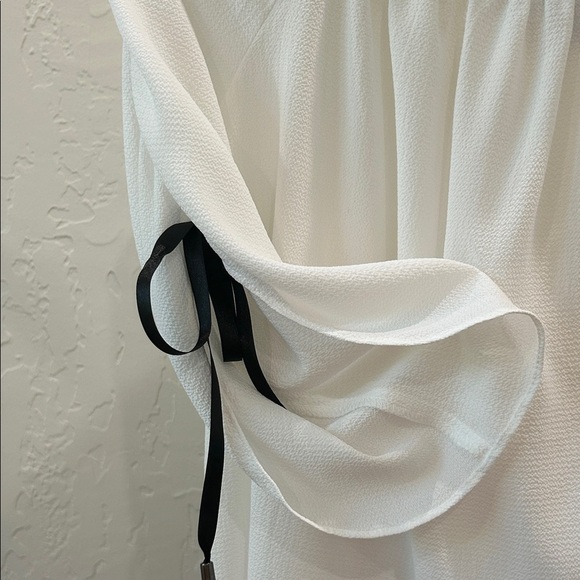 Libby Edelman White Off-Shoulder Blouse - Picture 2 of 5